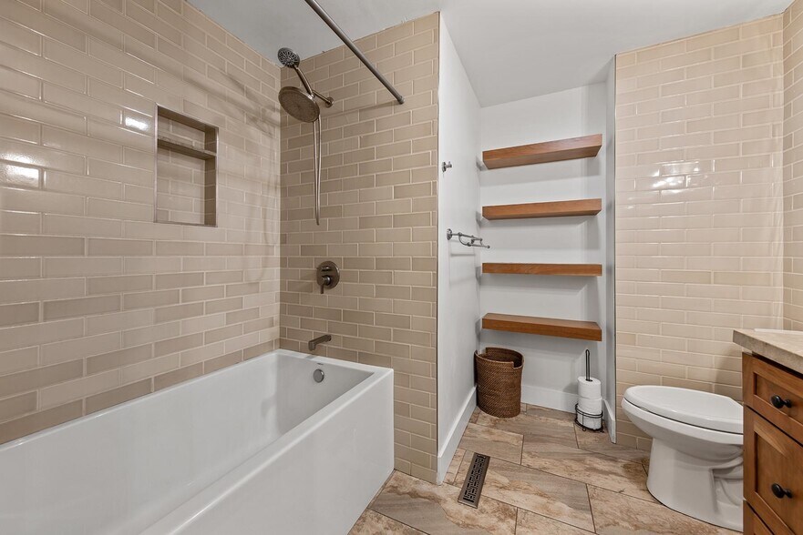 More Photos Of 8229 Speckled Ave, Kings Beach Office Residential For Sale