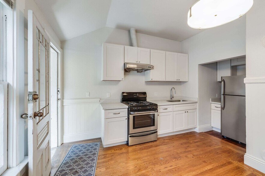 More Photos Of 1847-1849 6th Ave, Oakland Apartments For Sale