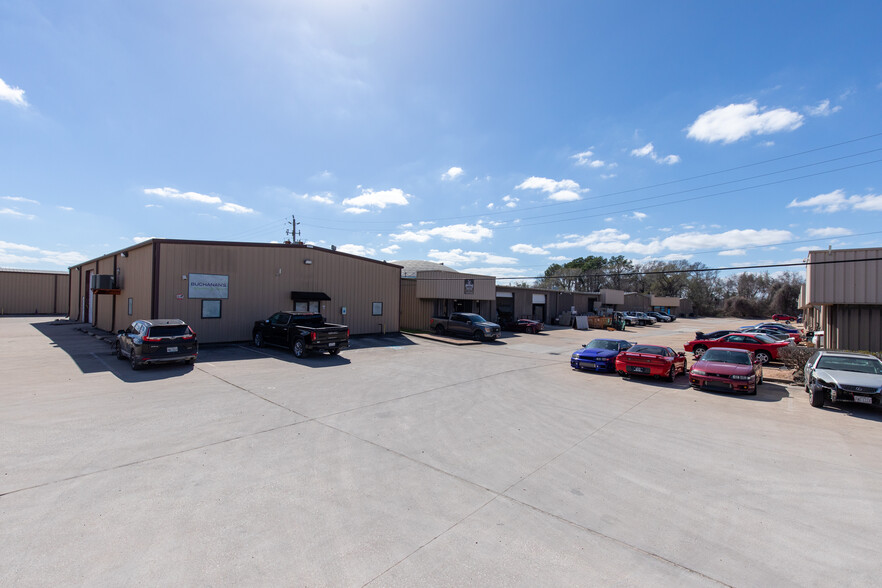 1500 Brittmoore Rd, Houston, TX 77043 - Industrial For Lease Cityfeet.com