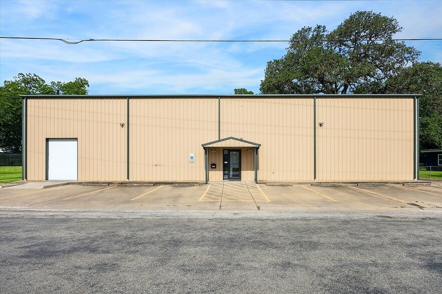 More Photos Of 920 Front St, Columbus Warehouse For Sale