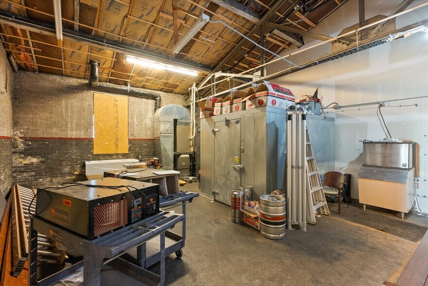 More Photos Of 1133 Indiana Ave, Sheboygan Storefront Retail Office For Lease