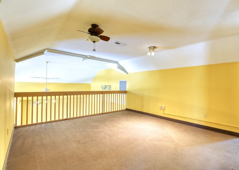 More Photos Of 908-914 Allen St, Springfield Storefront Retail Office For Sale