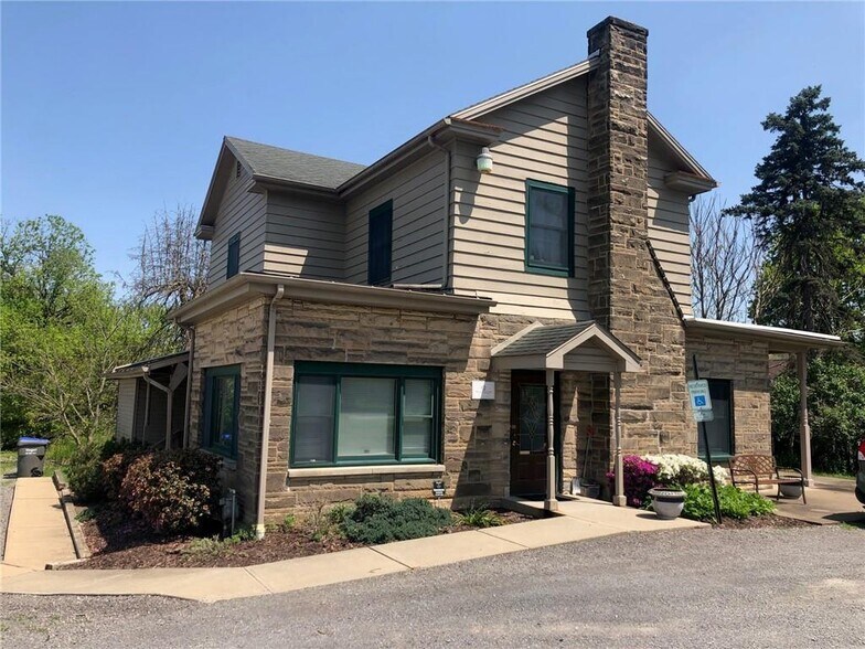 More Photos Of 195 Crowe Ave, Mars Office For Sale