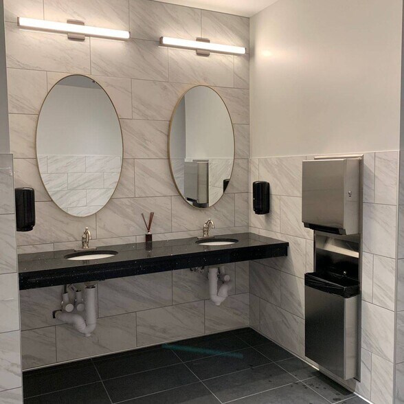 More Photos Of 10488 W Centennial Rd, Littleton Warehouse For Lease