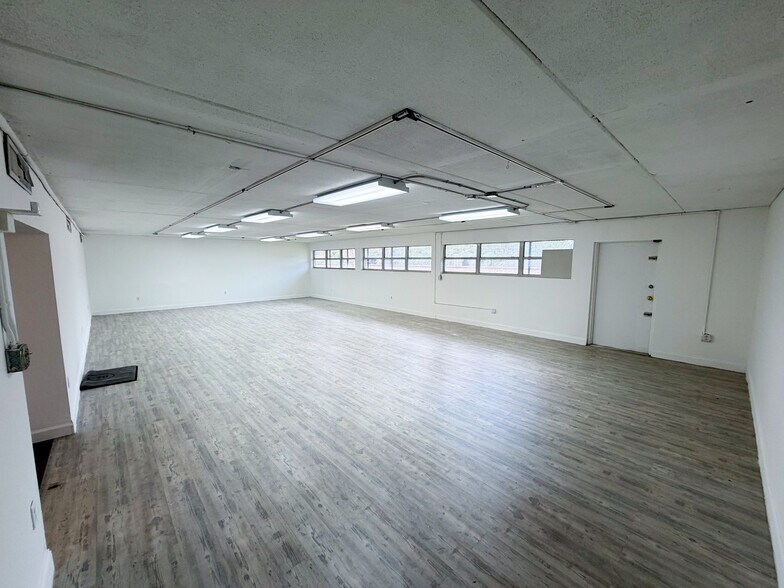 More Photos Of 18500 NE 5th Ave, Miami Gardens Office For Lease