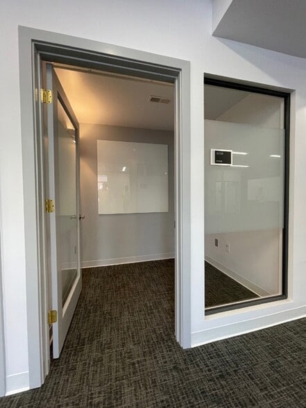 More Photos Of 401 E Market St, Charlottesville Office For Lease