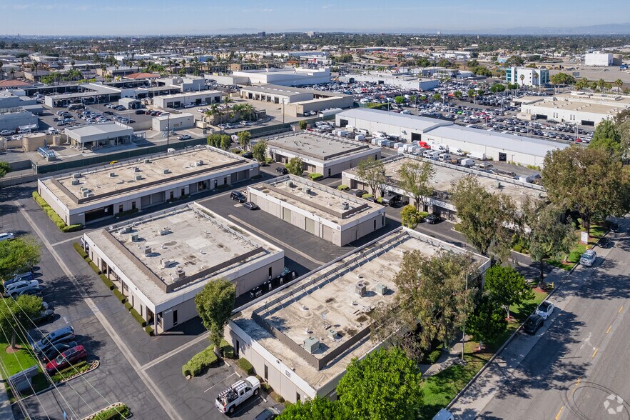 More Photos Of 2599 E 28th St, Signal Hill Unknown For Lease