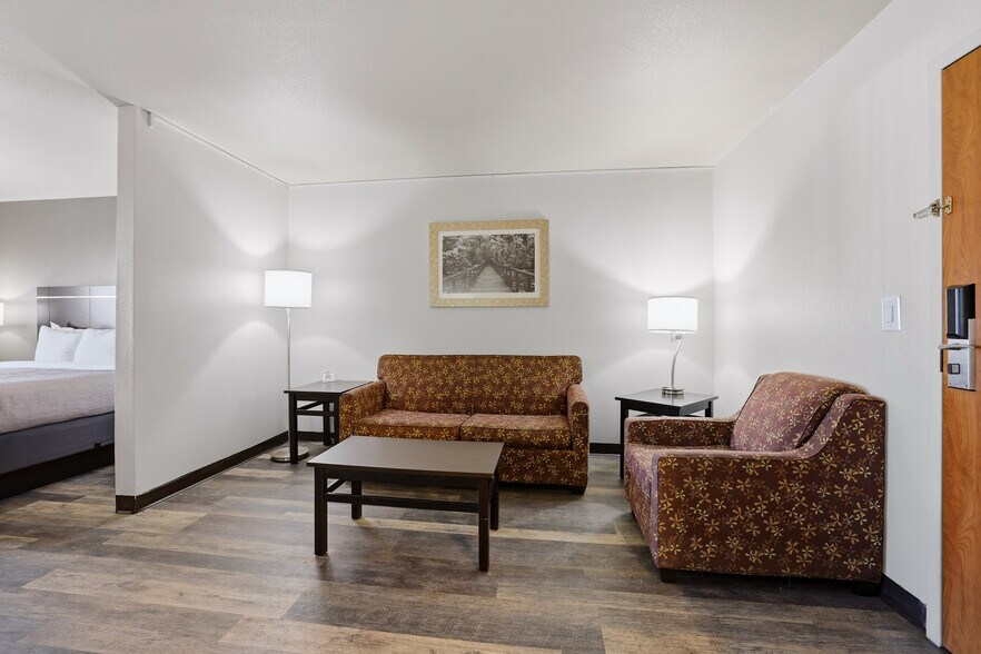 More Photos Of 1575 S Meridian Rd, Meridian Hotel For Sale
