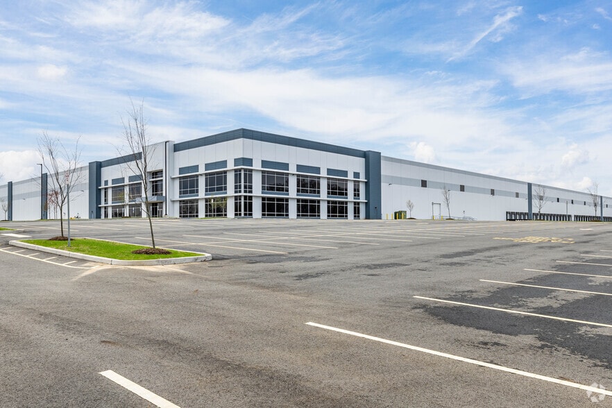 More Photos Of 1289 Rahway Ave, Avenel Distribution For Lease