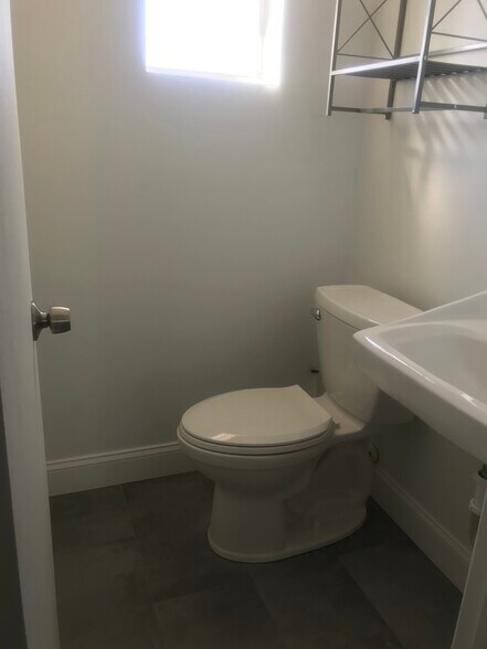 More Photos Of 3809-3847 N Andrews Ave, Fort Lauderdale Office For Lease
