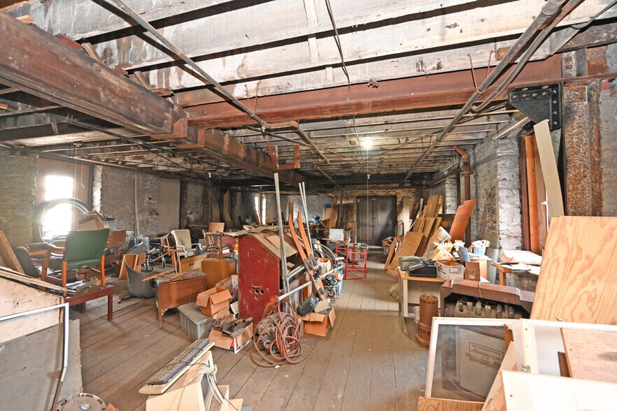 More Photos Of 2025 Dunlap St, Cincinnati Light Manufacturing For Sale