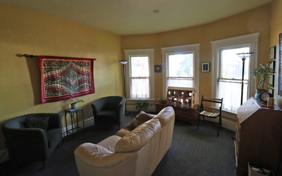 More Photos Of 292 W 12th Ave, Eugene Office For Sale