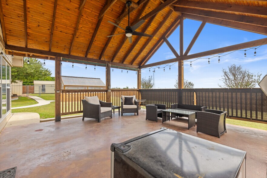 More Photos Of 414 County Road 437, Eddy Service For Sale