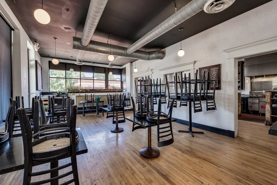 More Photos Of 2201-2205 44th Ave N, Minneapolis Restaurant For Sale