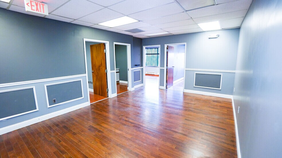 More Photos Of 2 Lincoln Hwy, Edison Medical For Lease