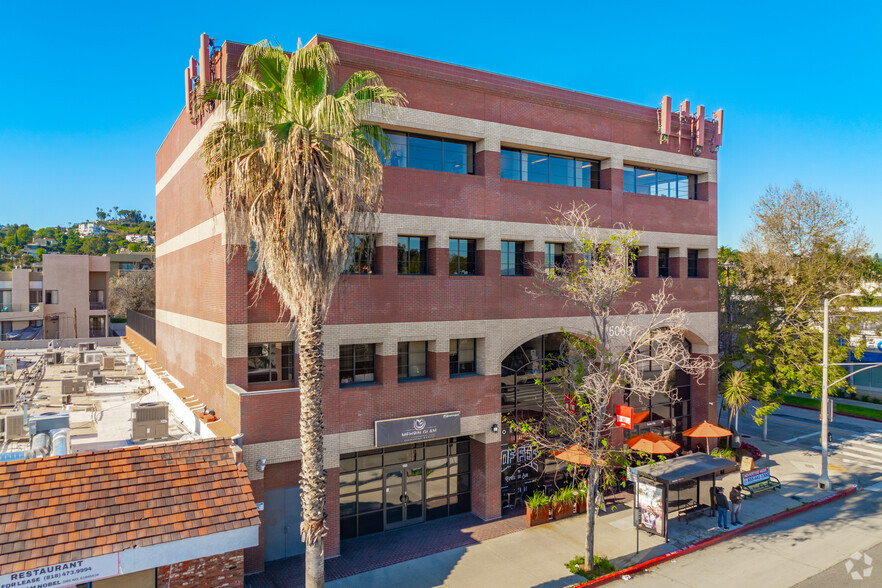 Primary Photo Of 15060 Ventura Blvd, Sherman Oaks Medical For Lease