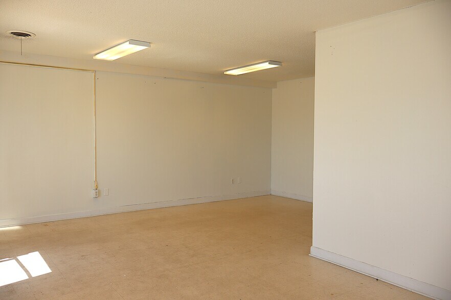 More Photos Of 501 Plaza Dr, Enterprise Storefront Retail Office For Sale