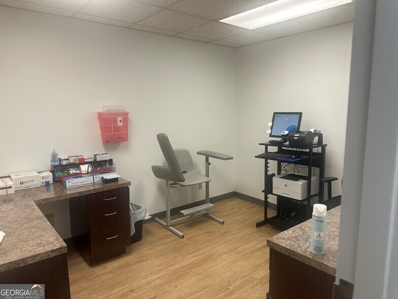 More Photos Of 670 S 8th St, Griffin Medical For Sale