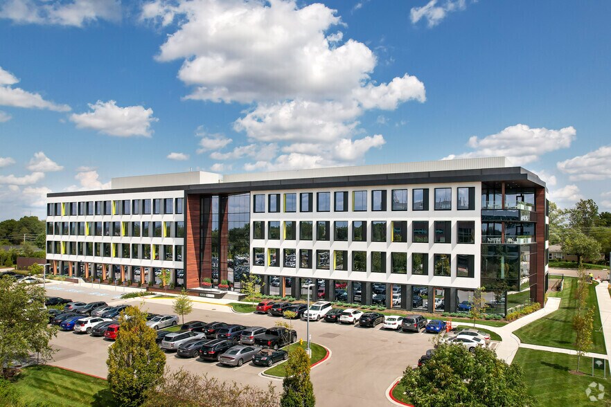 More Photos Of 1001 N Warson Rd, Saint Louis Office For Lease