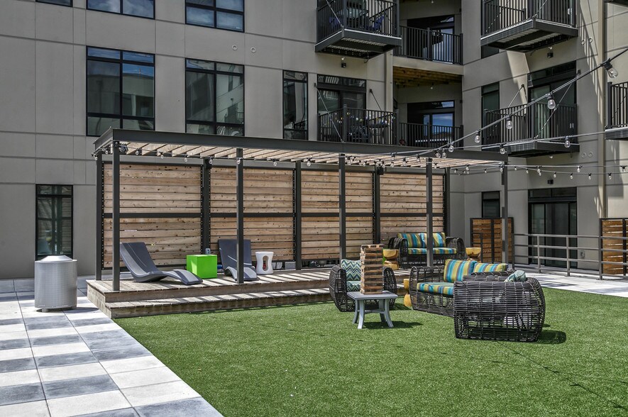 More Photos Of 1415 Cuming St NE, Omaha Apartments For Lease