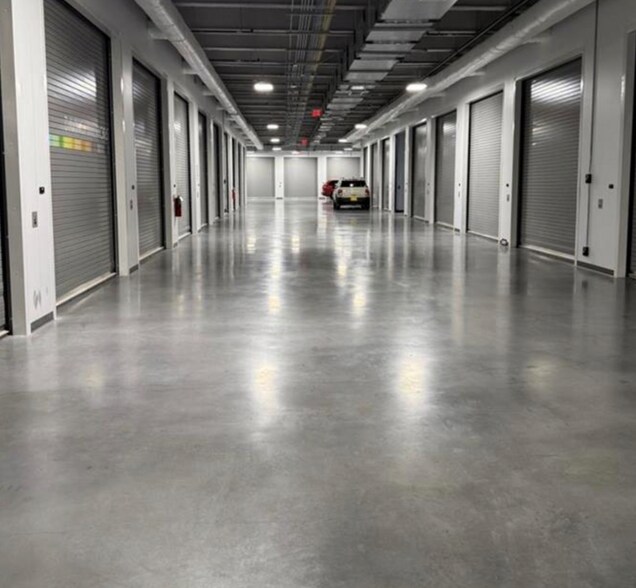 More Photos Of 4229 FM 620, Austin Showroom For Sale