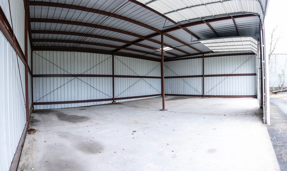 More Photos Of 400 E St Elmo Rd, Austin Unknown For Lease