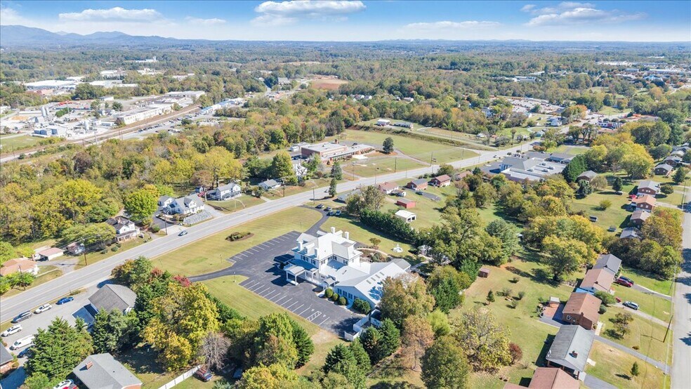 More Photos Of 812 E Main St, Bedford Lodge Meeting Hall For Sale
