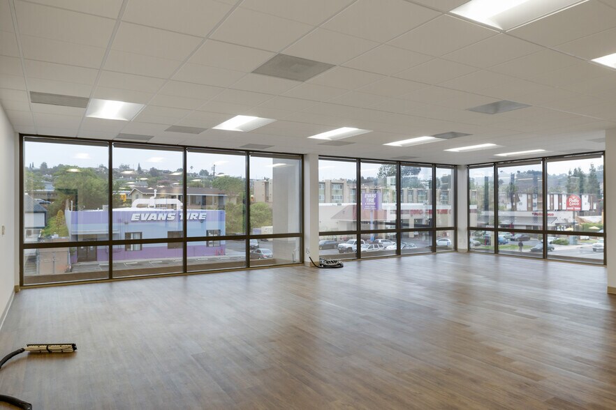 More Photos Of 6160 Mission Gorge Rd, San Diego Loft Creative Space For Lease