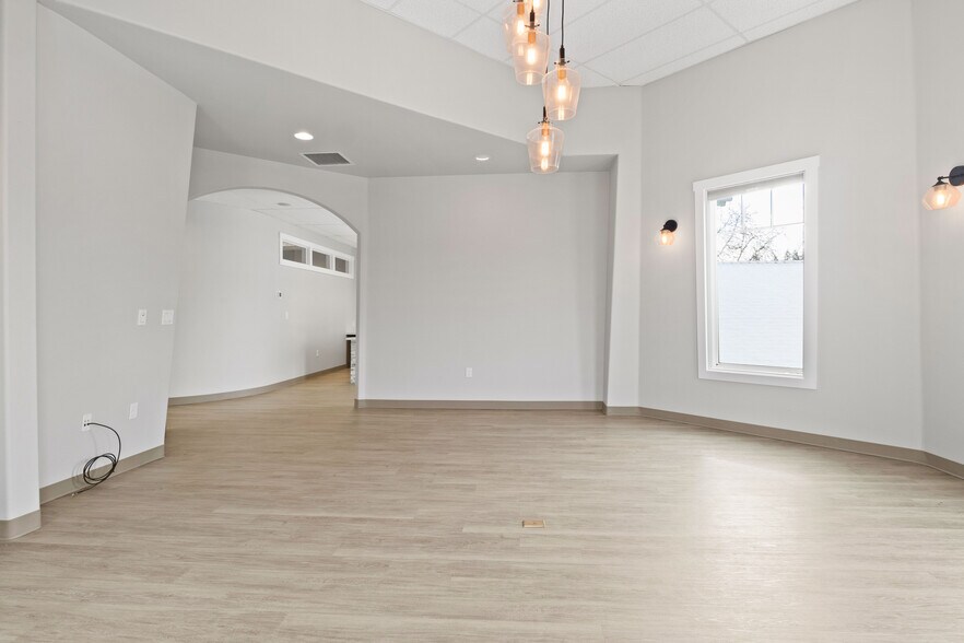 More Photos Of 350 Miller St SE, Salem Office For Sale