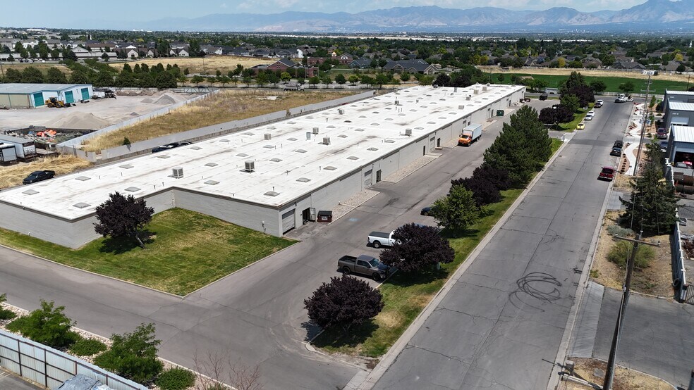 More Photos Of 5320 Wells Park Rd, West Jordan Warehouse For Lease