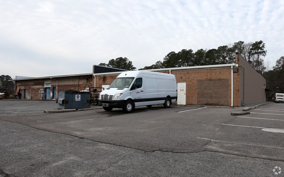 More Photos Of 2803 Evans St, Greenville General Retail For Lease