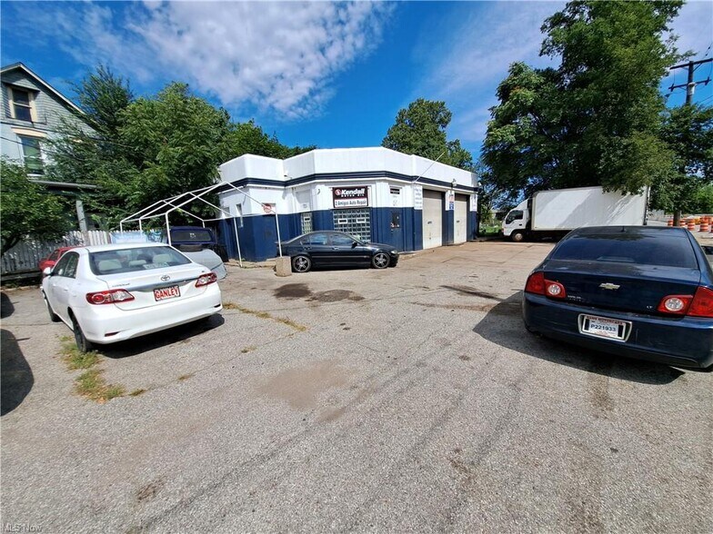 More Photos Of 2884 Scranton Rd, Cleveland Auto Repair For Sale