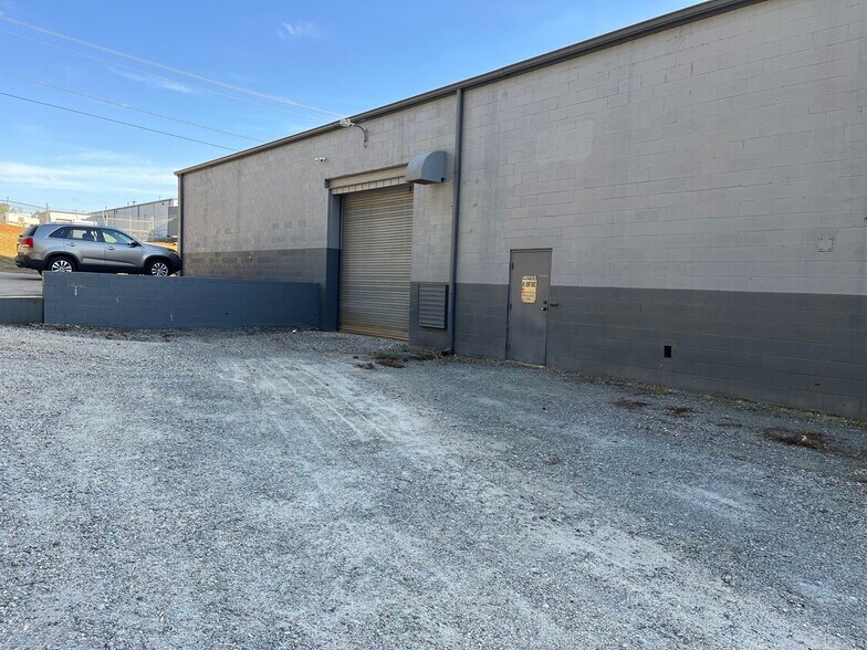 More Photos Of 298 Willis St, Gaffney Manufacturing For Sale