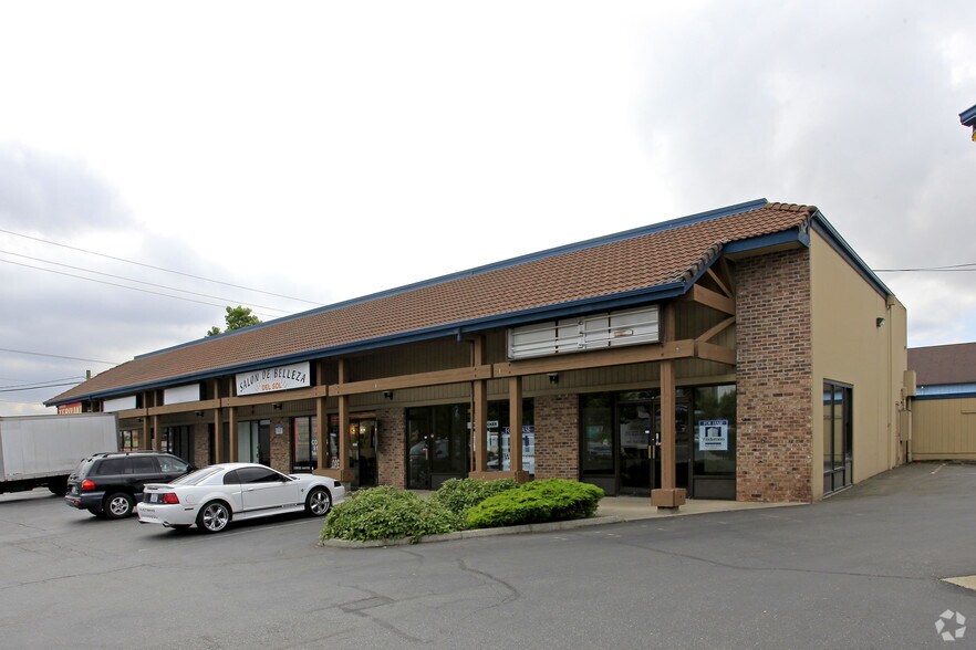 More Photos Of 205-207 E Casino Rd, Everett Unknown For Lease