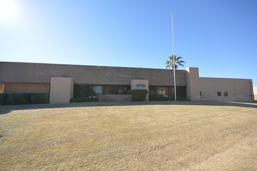 More Photos Of 3701 W Cambridge Ave, Phoenix Warehouse For Lease