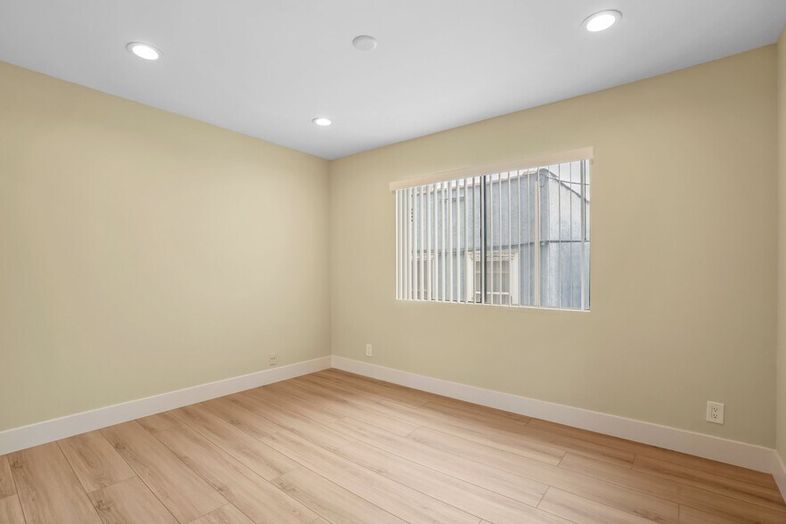 More Photos Of 1207 N Columbus Ave, Glendale Apartments For Sale