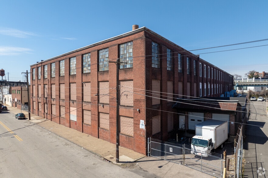 More Photos Of 3775 Kensington Ave, Philadelphia Light Distribution For Sale