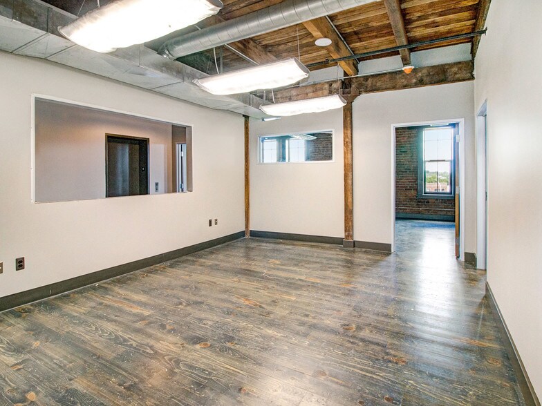 More Photos Of 2630 Charlevoix St, Detroit Office For Sale