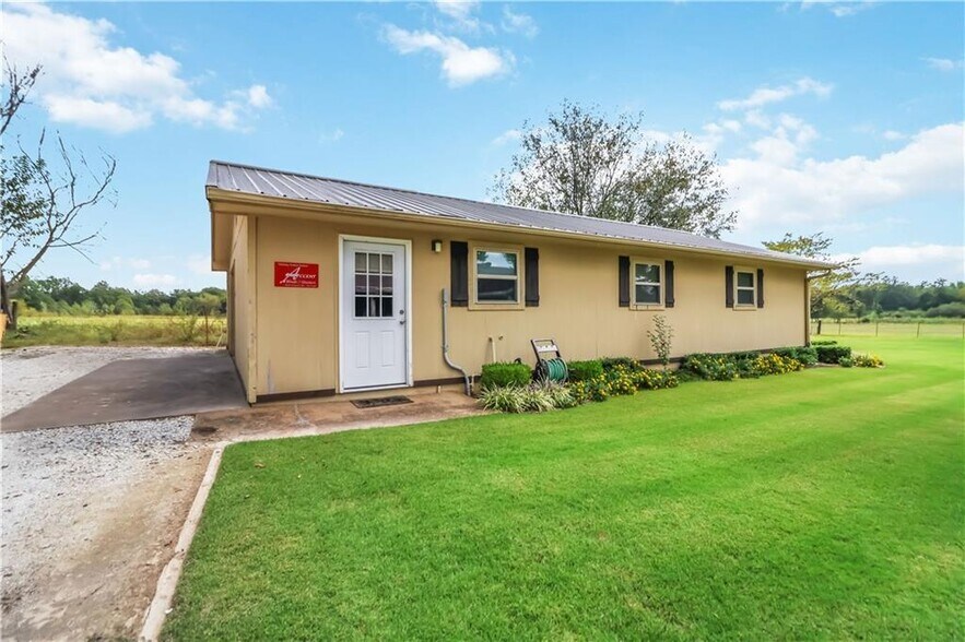 More Photos Of 5039 Primrose Rd, Springdale Specialty For Sale