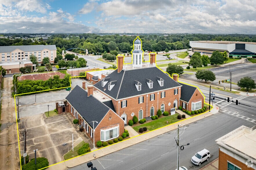 More Photos Of 128 S Washington St, Albany Freestanding For Sale