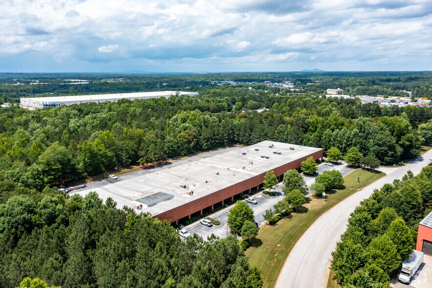More Photos Of 1415-1435 Trae Ln, Lithia Springs Distribution For Lease