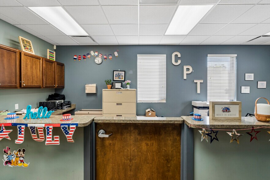 More Photos Of 26208 Lee Hwy, Abingdon Medical For Lease