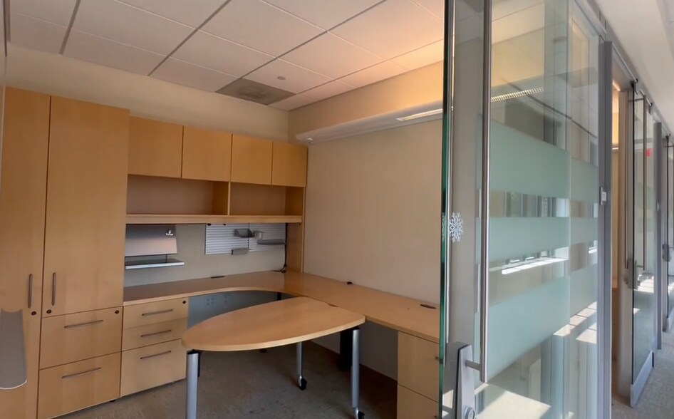 More Photos Of 2710 Centerville Rd, Wilmington Office For Lease