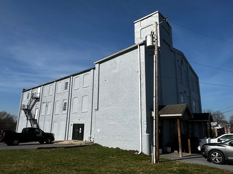 More Photos Of 133 S Burhans Blvd, Hagerstown Warehouse For Sale