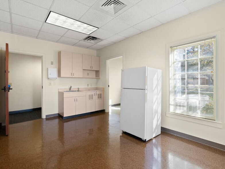 More Photos Of 79 S Main St, Inman Bank For Lease