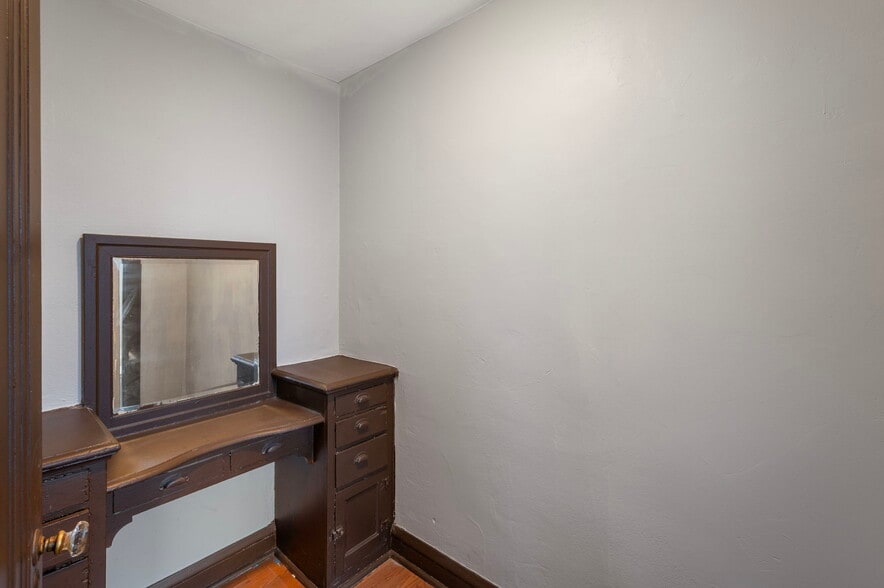 More Photos Of 487 Grand Ave, Saint Paul Apartments For Sale