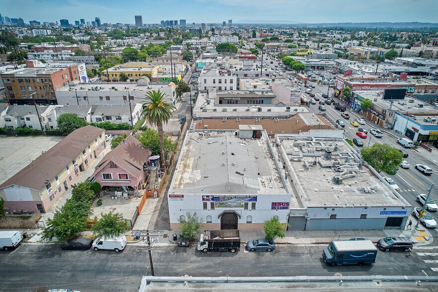 More Photos Of 5454 Virginia Ave, Los Angeles Showroom For Sale