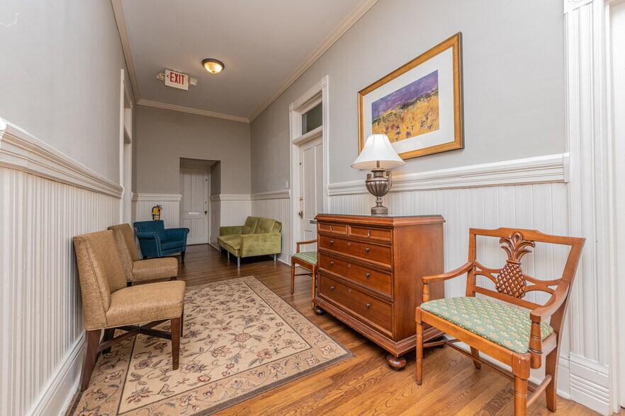 More Photos Of 2607 Vineville Ave, Macon-Bibb Office For Lease