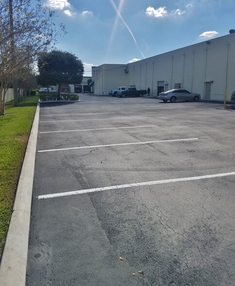 More Photos Of 2950 N State Road 7, Margate Unknown For Lease