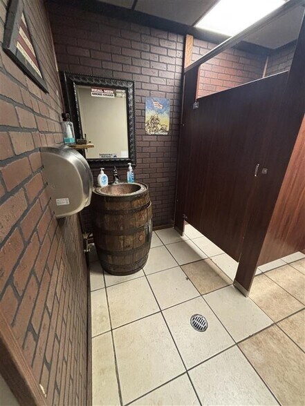 More Photos Of 6153 Massachusetts Ave, New Port Richey Freestanding For Sale